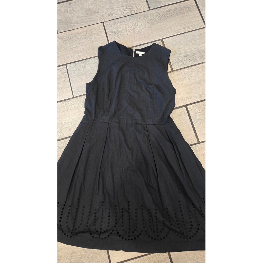 Gap Black Sleeveless Eyelet Hem Pleated Fit and Flare Dress Size 14